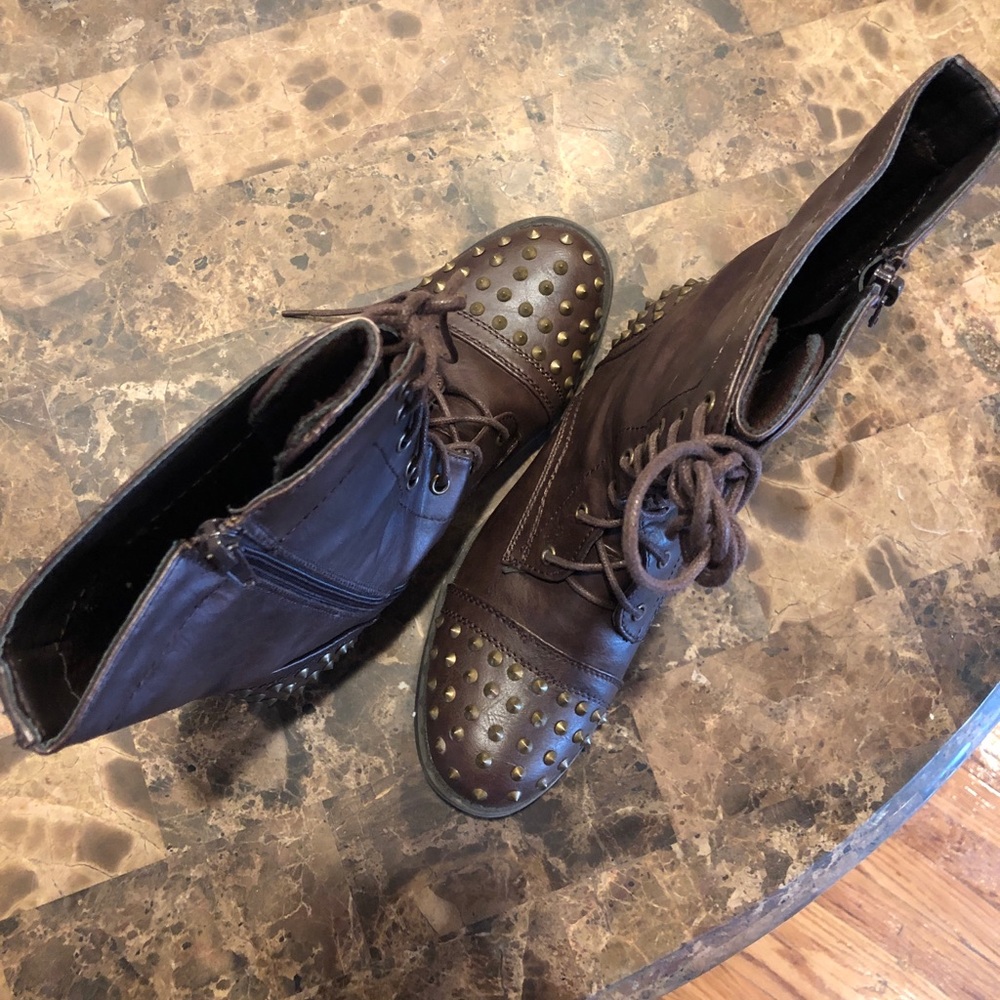 Combat boots